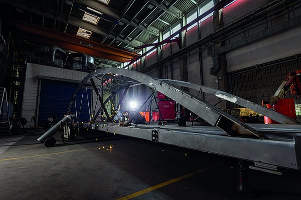 Assembly walking and cycling bridge 