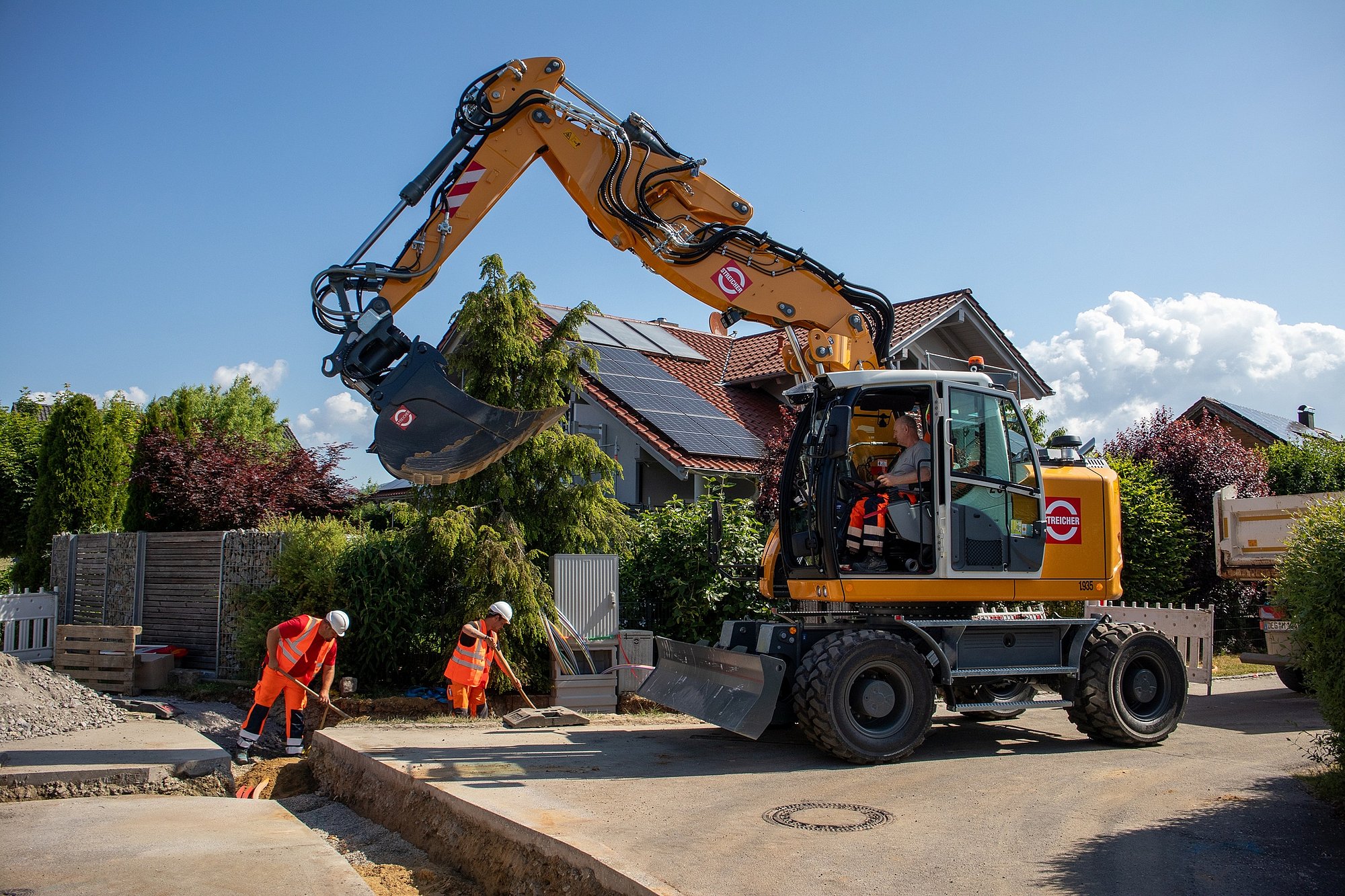 Infrastrukturausbau und Deckensanierung 