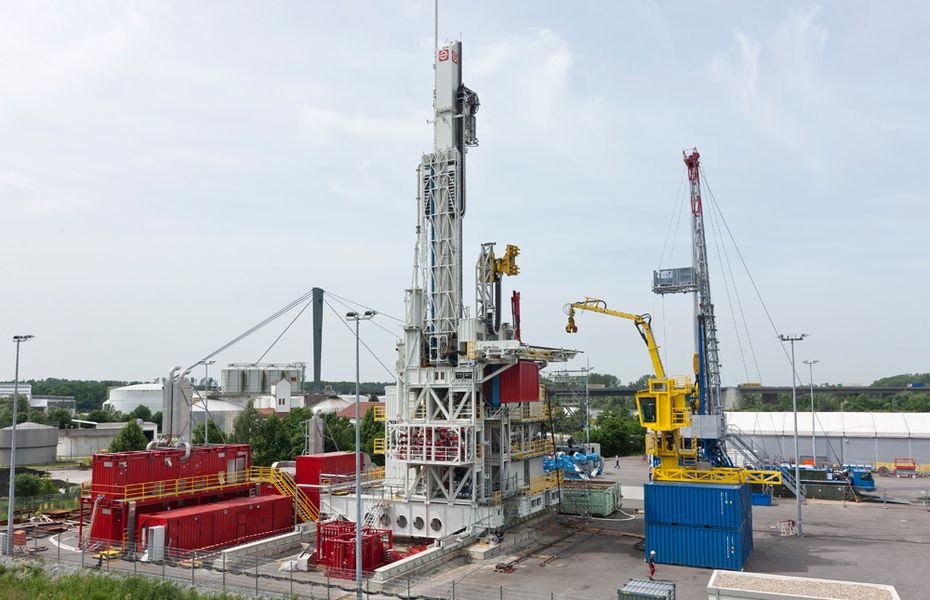 MAX STREICHER GmbH & Co. KG aA